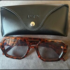Lepard print sunglasses